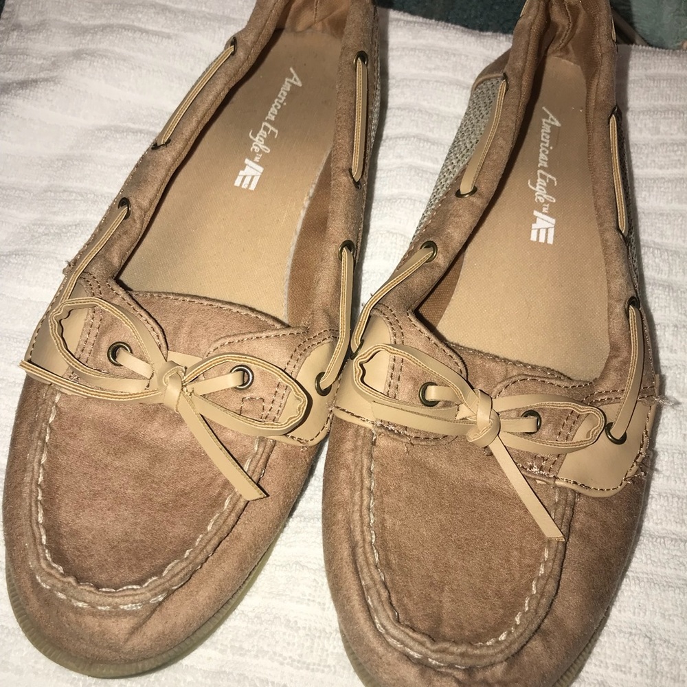 AMERICAN EAGLE slip on boat shoes